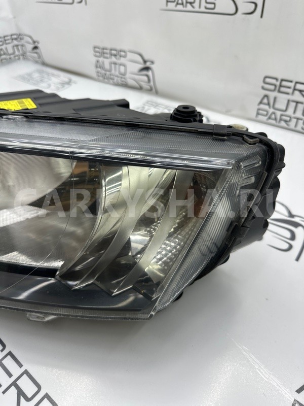 Фара передняя левая Skoda Octavia A7 CKFC 2013 Skoda Octavia 