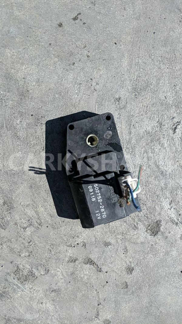 Резистор отопителя Nissan Elgrand оригинальный номер 5027522870