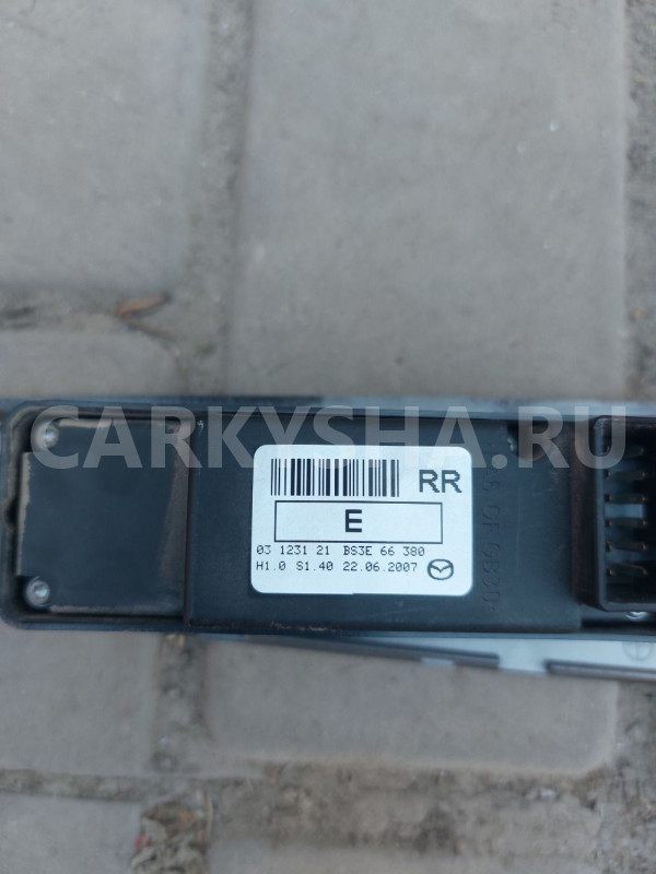 Кнопка стеклоподъемника задняя прав  Mazda 3 BK Mazda 2 оригинальный номер BS3H685L1