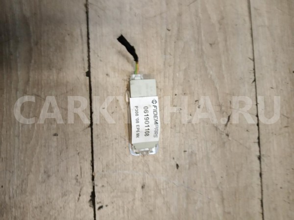 Название детали Фонарь салона Модель Peugeot 308 Peugeot 308 