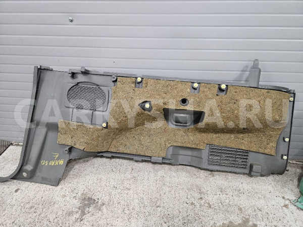 Обшивка багажника левая Mitsubishi Pajero 3 V63W Mitsubishi i оригинальный номер MR216281