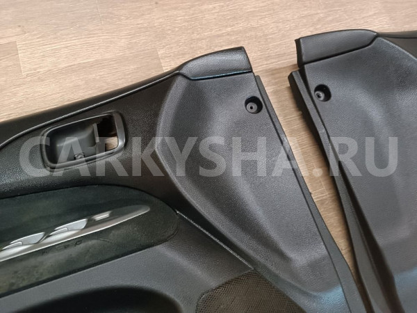 К-кт обшивки двери Mitsubishi Lancer оригинальный номер MN162734HB