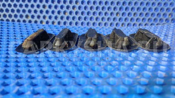 Заглушка кузова Renault Logan 1 Renault 20 