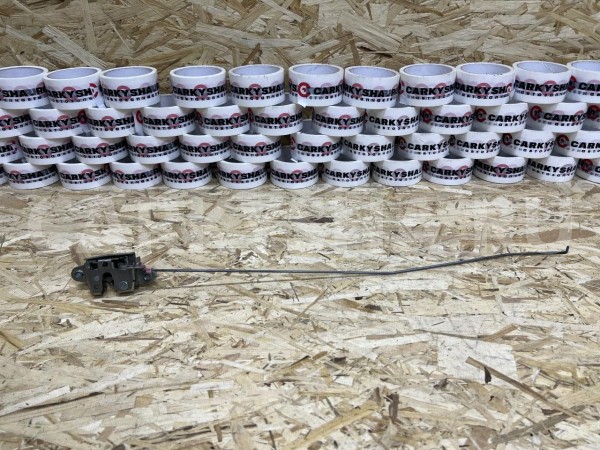 Замок заднего борта правый Toyota Hilux VIII – пикап двойная кабина оригинальный номер 65780-0K010