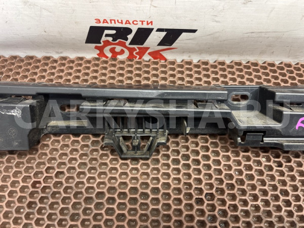 Кронштейн порога BMW 5er оригинальный номер 51 77 7 204 022, 51 77 7 204 022, 51777204022, 7204022