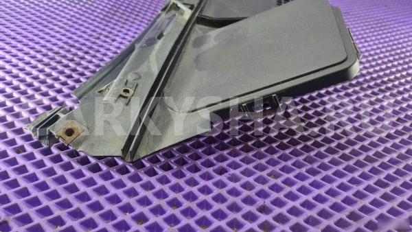 Жабо правая часть Mercedes-Benz W210 Mercedes-Benz E-klasse оригинальный номер 2108301213