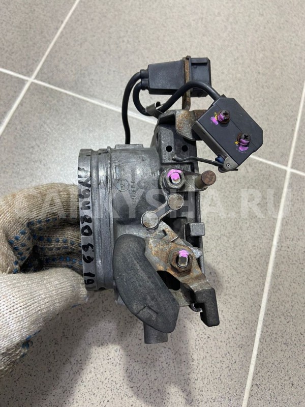 Дроссельная заслонка Audi 80 B3 SD 1,8 л. Audi 80 оригинальный номер B877026L904