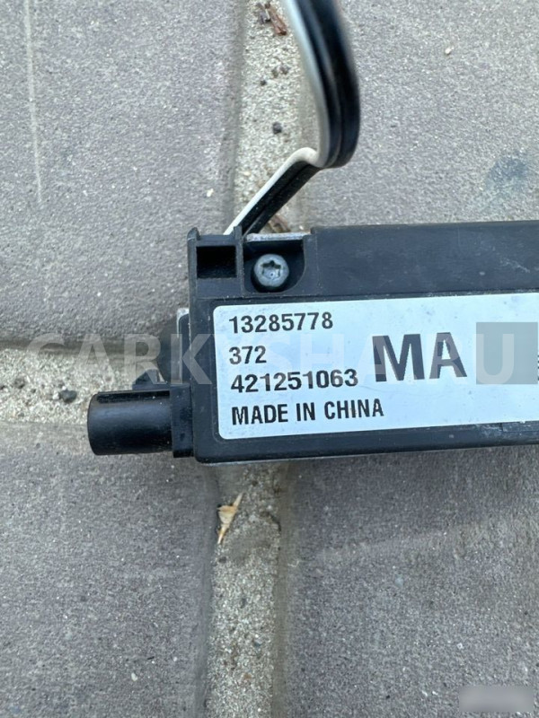 Усилитель антенны заднего стекла Opel Astra J Opel Astra оригинальный номер 13285778