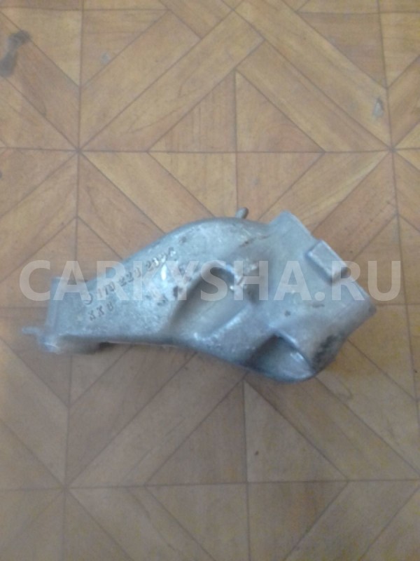 Кронштейн двигателя правый Mercedes-Benz 190 (W201) 