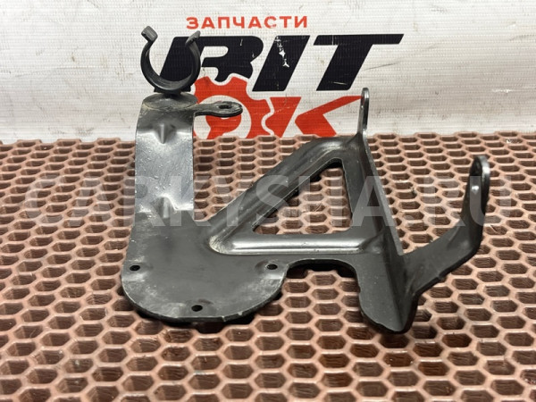 Кронштейн дополнительной помпы BMW X1 оригинальный номер 11 51 8 616 992, 11 51 8 616 992, 11518616992, 8616992, 11 51 7 629 918, 11517629918, 7629918, 11 51 7 600 969, 11517600969, 7600969