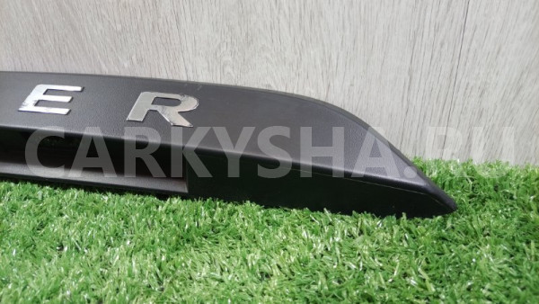 Накладка крышки багажника Renault Duster 2021 Renault 17 оригинальный номер 848101807R
