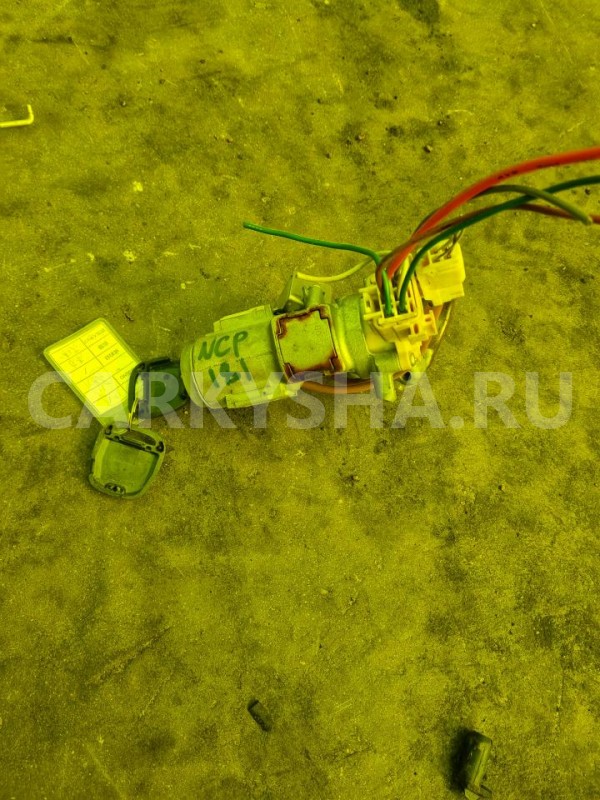 Замок зажигания Toyota Sienta 