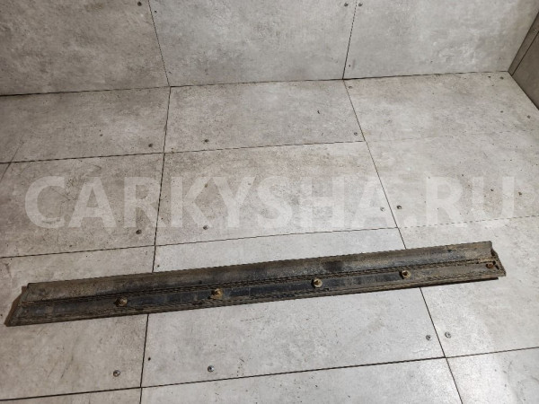 молдинг двери передней левой Mitsubishi Diamante оригинальный номер MR169429