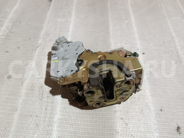 Замок двери передней правой Nissan Primera оригинальный номер 805022F900