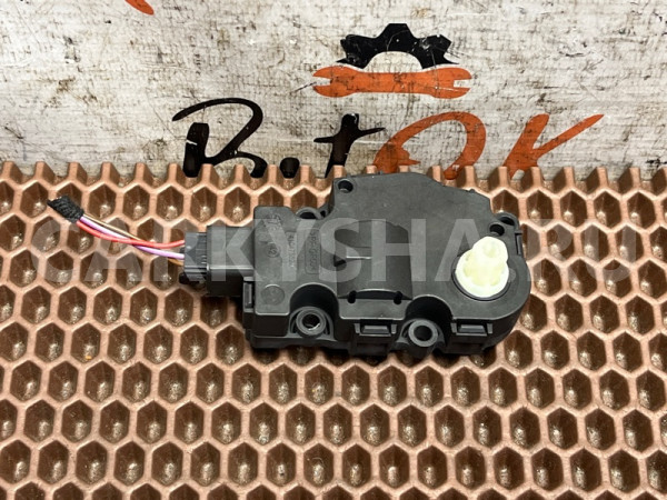 Сервопривод отопителя BMW 5er оригинальный номер 64 11 9 319 037, 64 11 9 319 037, 64119319037, 9319037, 64 11 9 242 058, 64119242058, 9242058, 64 11 9 159 316, 64119159316, 9159316