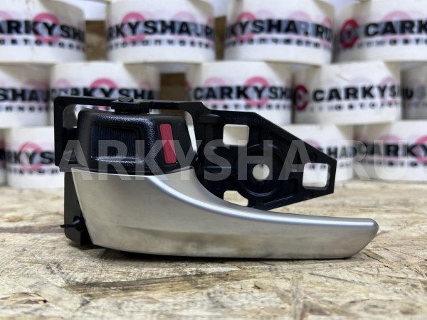 Ручка двери внутренняя левая Toyota Highlander III (U50) оригинальный номер 69206-0E030-C0