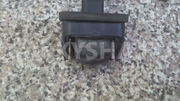 Накладка двери багажника Рено Дастер Renault Duste Renault 15 оригинальный номер 848103826R 284422840R