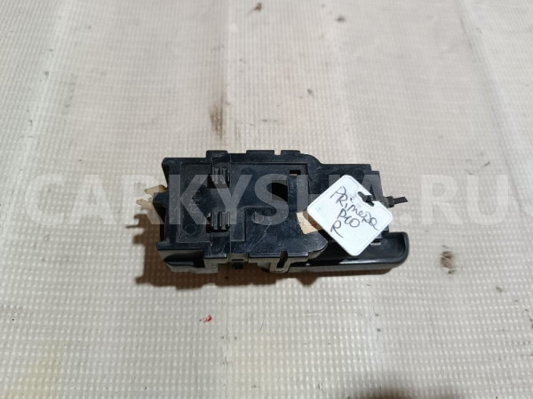 Ручка двери внутренняя правая Nissan Primera оригинальный номер 8067001U00