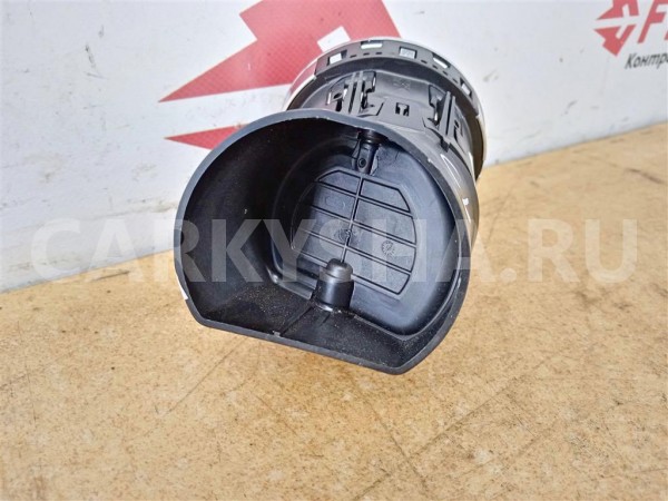 Название детали Дефлектор воздушный правый Модель Peugeot 3008 Peugeot 3008 оригинальный номер 8265 CN