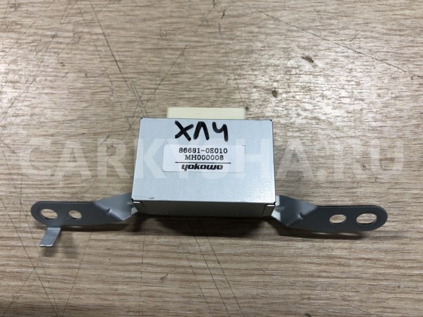 Разделитель антенна Toyota Highlander IV (U70) оригинальный номер 86681-0E010
