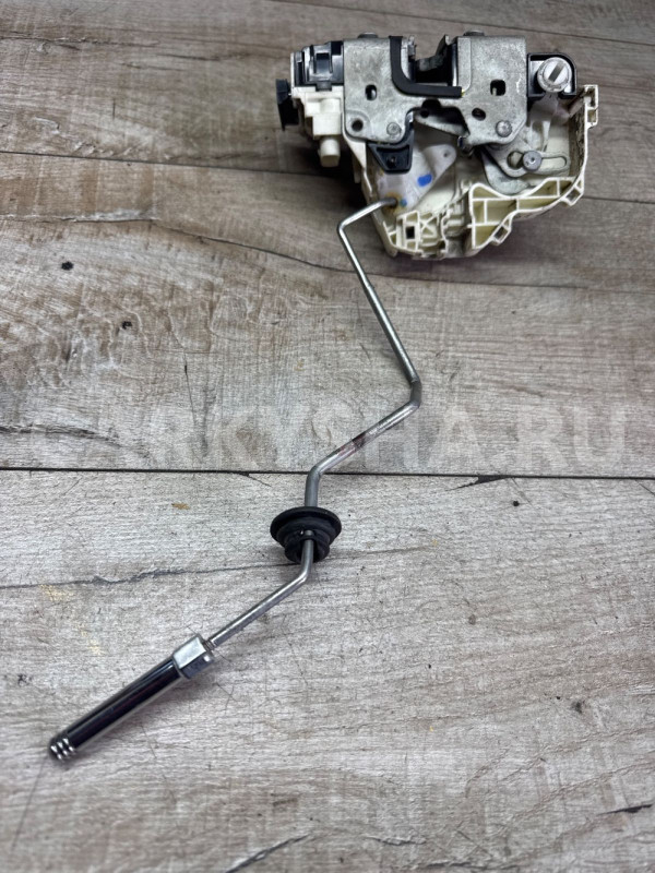 Замок задний правый Jeep Grand Cherokee 4 wk2 Jeep Cherokee оригинальный номер 04589922af