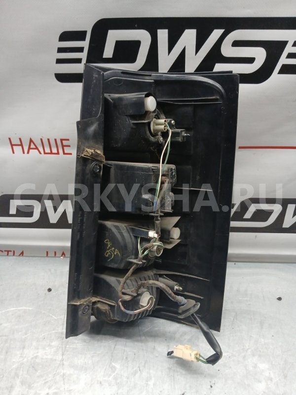 Фонарь стоп сигнала левый Toyota Sienta 