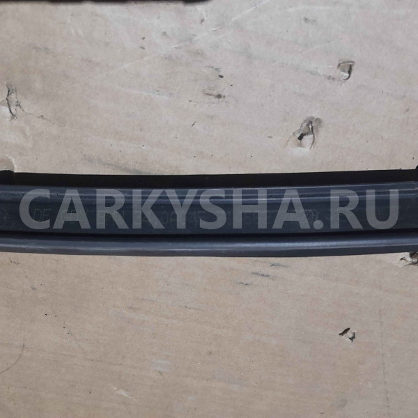 Уплотнитель стекла двери BMW X5 E70 (2006—2010) BMW X5 оригинальный номер 51767146627
