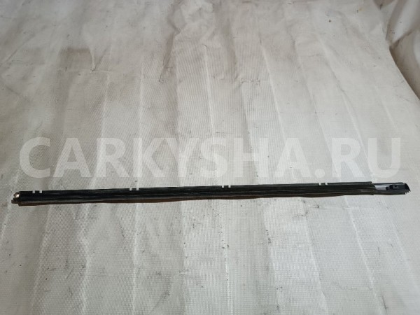 Накладка стекла переднего левого Nissan Almera Classic 