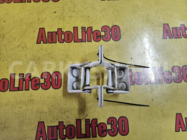 Петля крышки багажника Kia Cee'd оригинальный номер 79770A2000