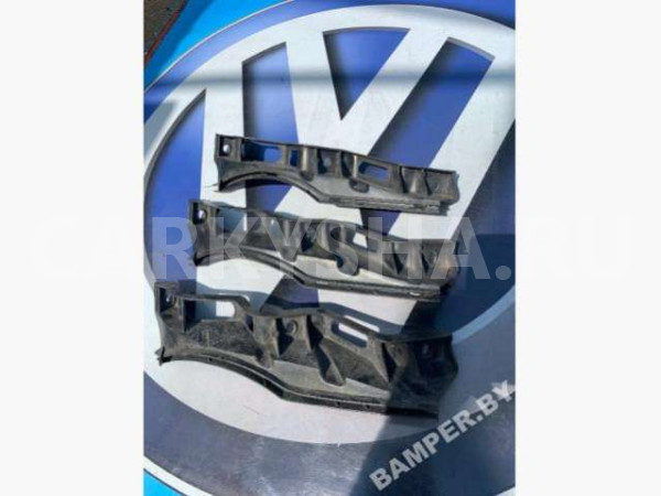 Крепление фары левой Volkswagen Passat B6 (2005—2010) Volkswagen Passat оригинальный номер 3C0807889