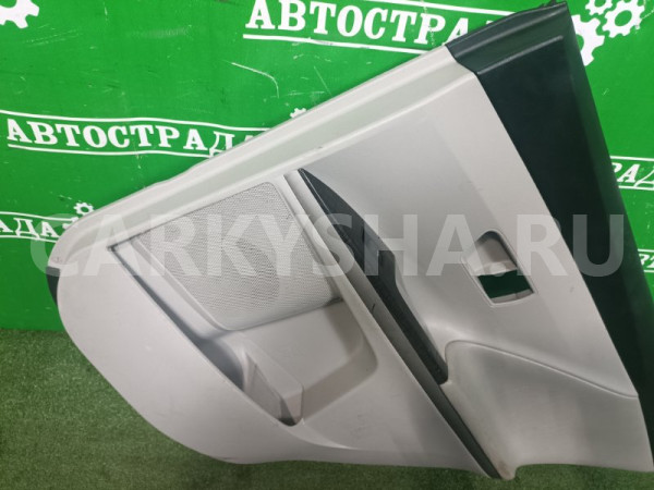 Обшивка боковой двери Toyota Venza 2008-2016 676300T031C4, задняя правая Toyota Venza 