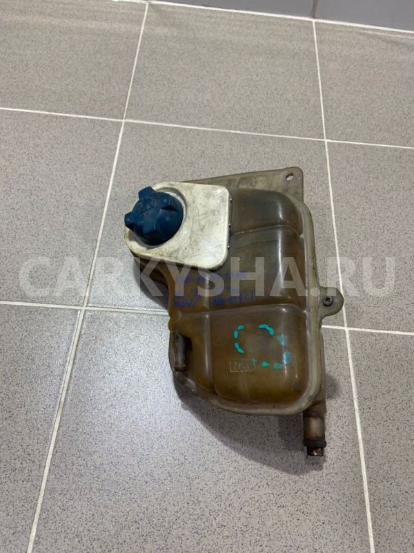 Расширительный бачок Audi A4 1995 г. Audi A4 оригинальный номер 8D0121403C