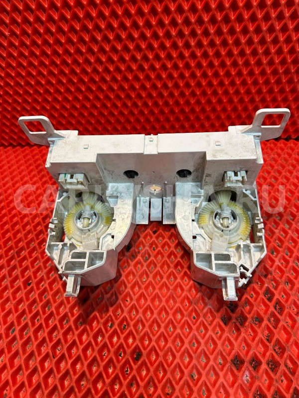 Блок управления отопителем Mazda 3 BL Mazda 2 оригинальный номер BHC561190A