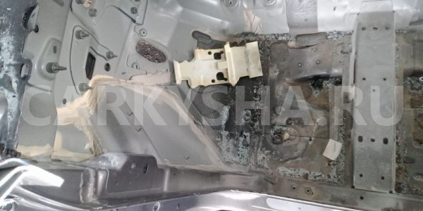 лонжерон левый Ford Focus 3 2012 Ford Focus 