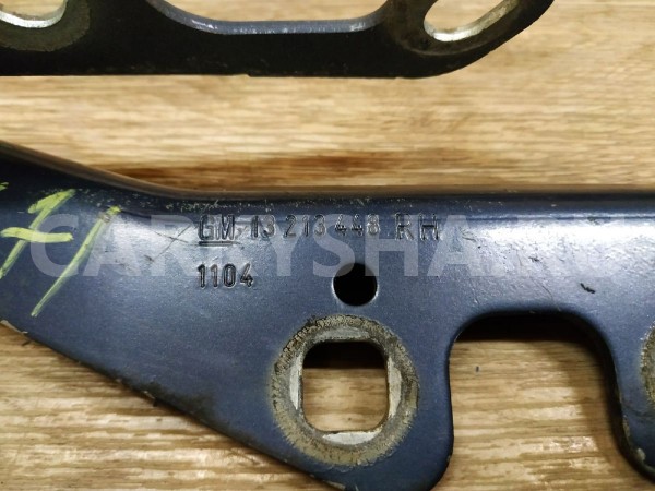 Петля капота правая Opel Astra 