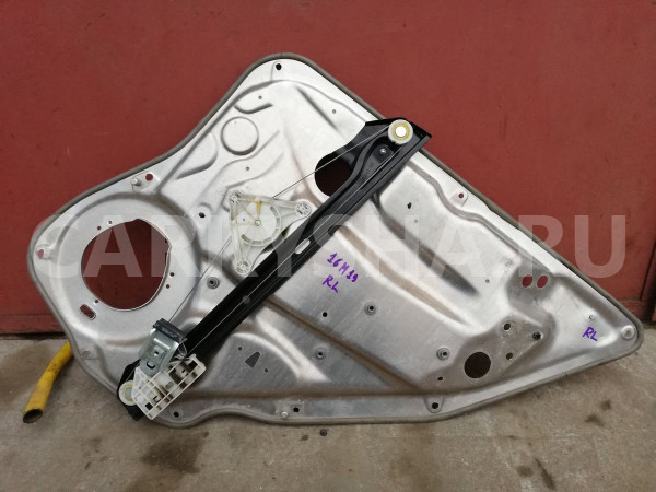 Стеклоподъемник левый задний Mercedes-Benz C-класс 2008 W204 271.950 Mercedes-Benz C-klasse оригинальный номер A2127301779