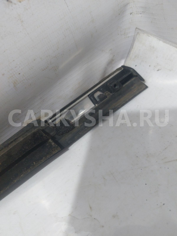 Уплотнитель стекла перед левой двери Hyundai I30FD Hyundai i30 оригинальный номер 822102L000