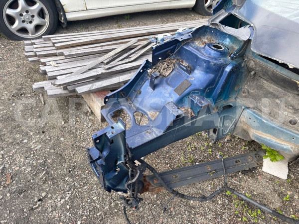Лонжерон передний правый Peugeot 308 Volkswagen Touareg оригинальный номер 7120.NE