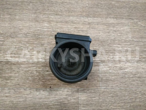 Датчик массового расхода воздуха Mazda Capella оригинальный номер E5T51071