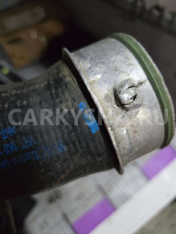 Патрубок интеркулера Volkswagen Passat B6 (2005—2010) Volkswagen Passat оригинальный номер 1K0145832E