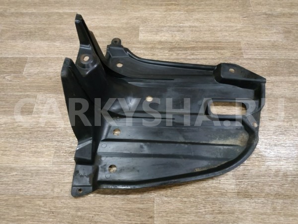 Пыльник заднего бампера Toyota Avensis 