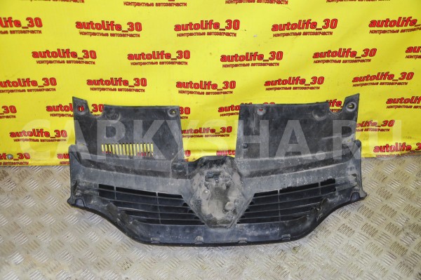 Решетка радиатора Renault Logan 