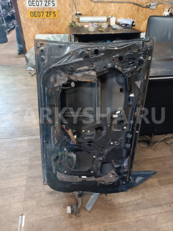 Дверь передняя левая Mitsubishi Diamante оригинальный номер MR376448