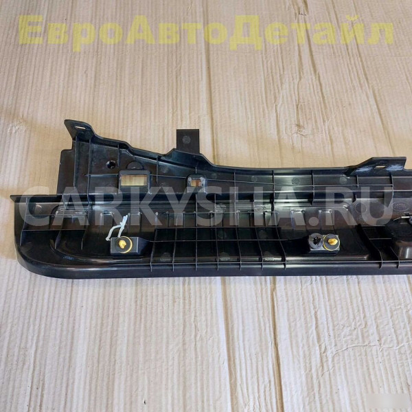 Накладка проема багажника Range Rover Sport 2 L494 Land Rover Range Rover оригинальный номер LR116644