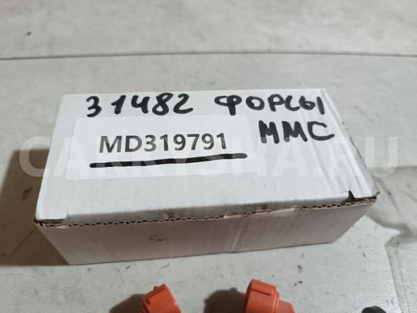 Форсунки топливные к-кт Mitsubishi Diamante оригинальный номер MD319791