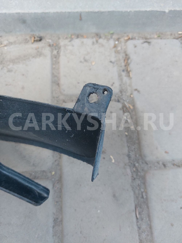 Брызговик задний правый Mazda 3 (BK) Mazda 2 оригинальный номер BN8V51871