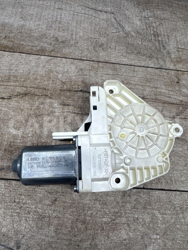 Мотор стеклоподъемника правый Touareg NF/Audi Q5 Volkswagen Touareg оригинальный номер 8k0959802b