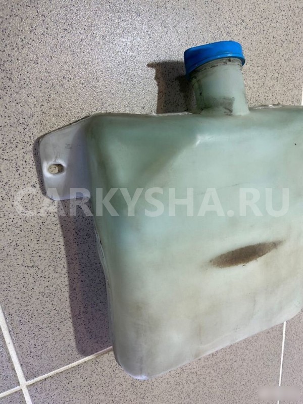 Бачок стеклоомывателя задний Isuzu Bighorn 1994 г Isuzu Bighorn 