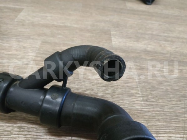 Патрубок радиатора охлаждения нижний Land Rover Freelander 