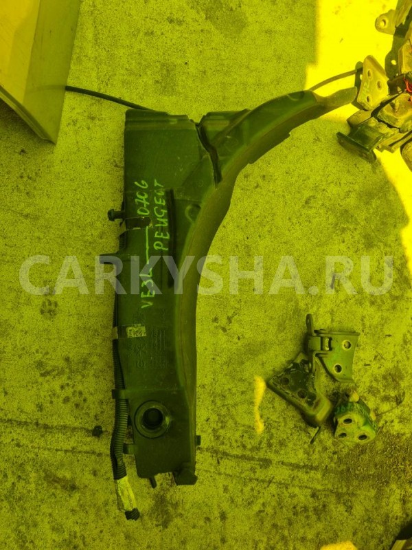 Бачок стеклоомывателя Peugeot 308 